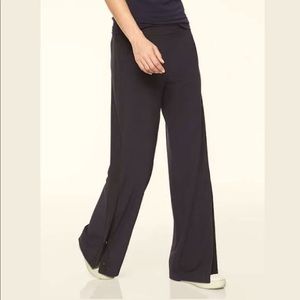 Athleta Gramercy track trouser. Size 8.